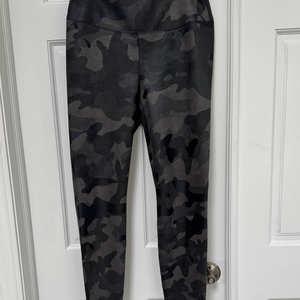 White House Black Market Camouflage Skinny Pants